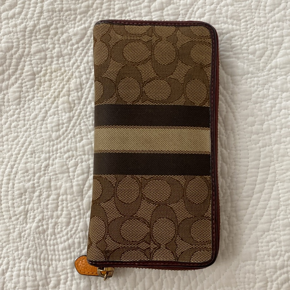 Coach Signature Jacquard With Stripe Accordion Zip Wallet — America’s Original - Picture 10 of 17